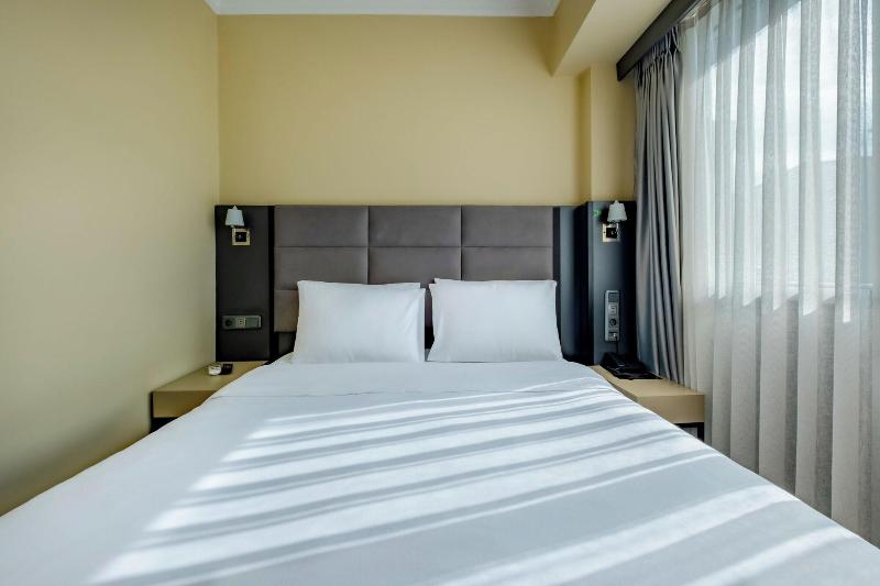 Frt Aa Rla Nes Otel image
