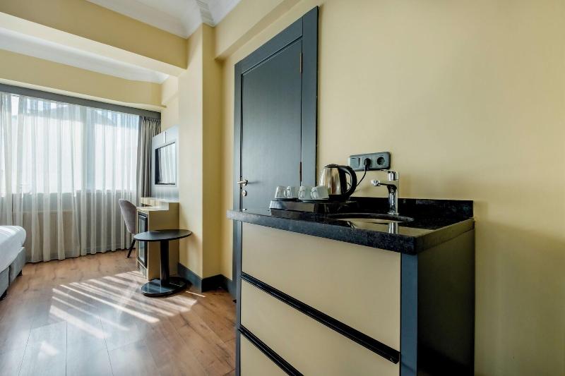 Frt Aa Rla Nes Otel image