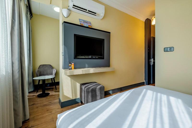 Frt Aa Rla Nes Otel image