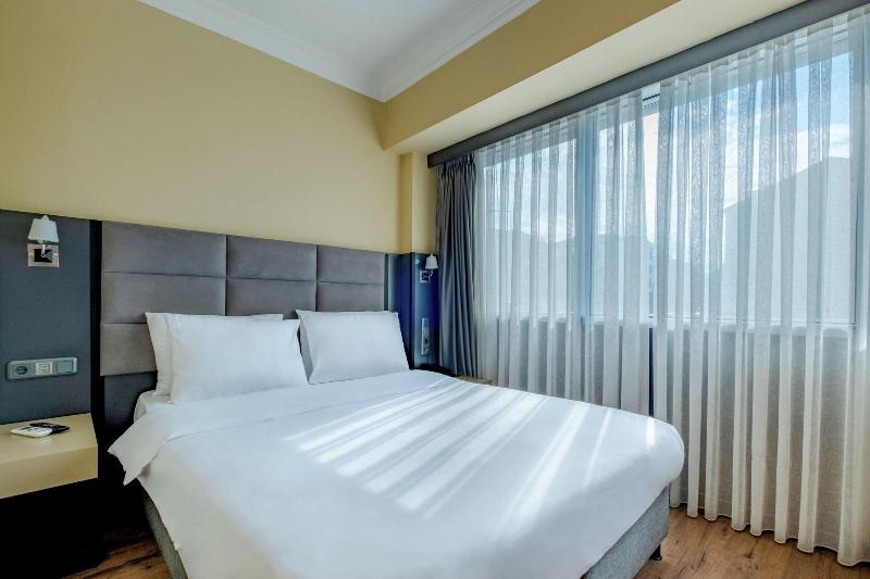 Frt Aa Rla Nes Otel image
