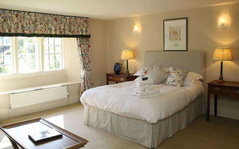 Aylworth Manor image