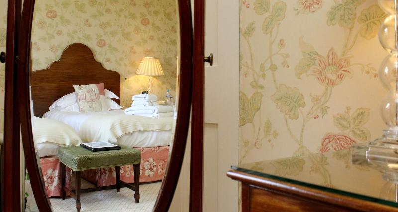 Aylworth Manor image
