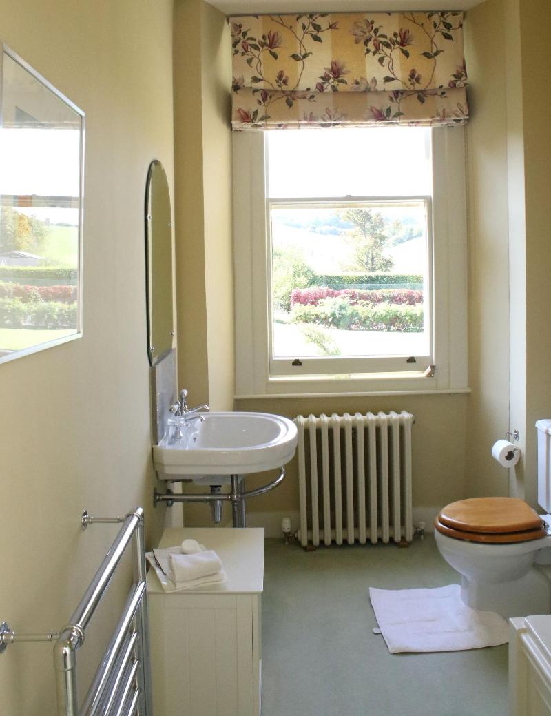 Aylworth Manor image
