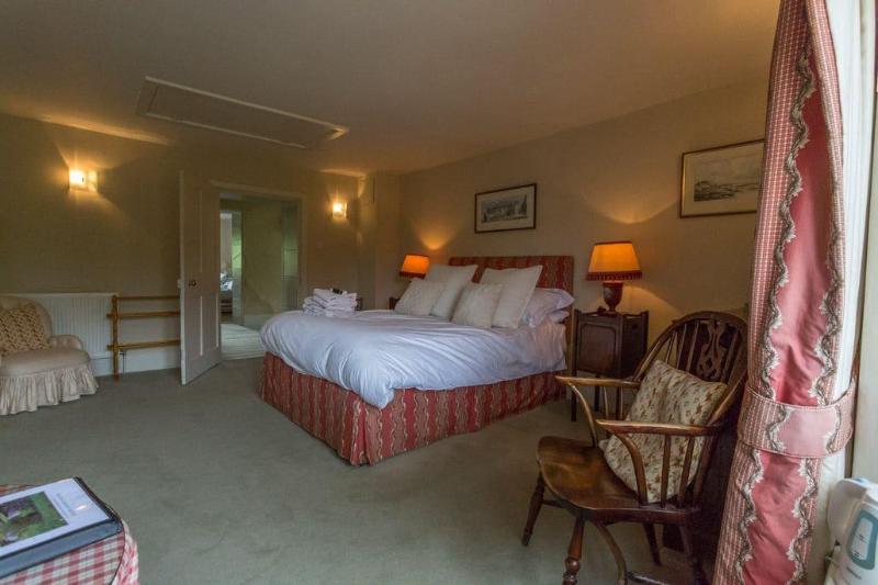 Aylworth Manor image