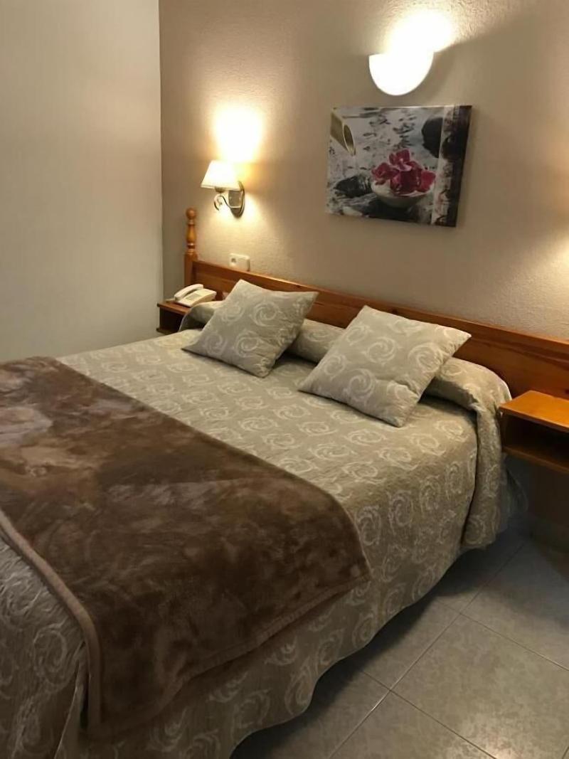 Hostal Alca Zar image