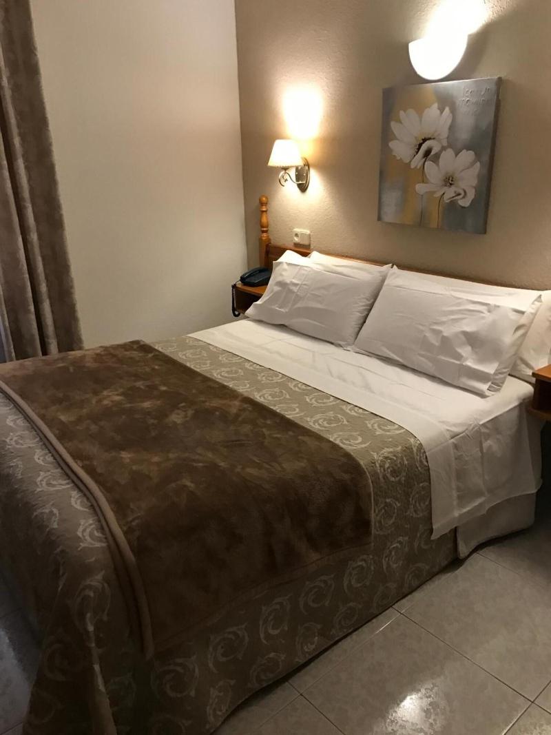 Hostal Alca Zar image