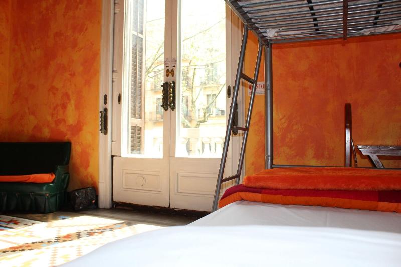 Bed Art Barcelona image