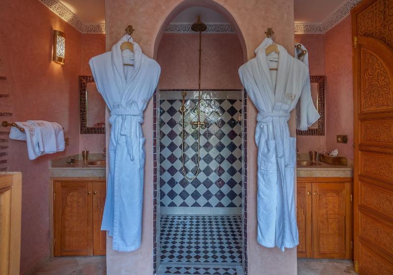 Riad Laurence Olivier image