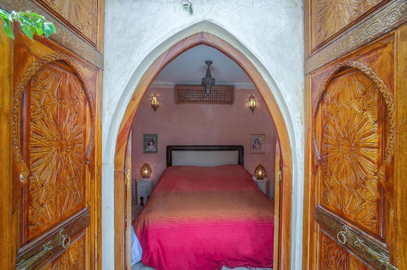 Riad Laurence Olivier image