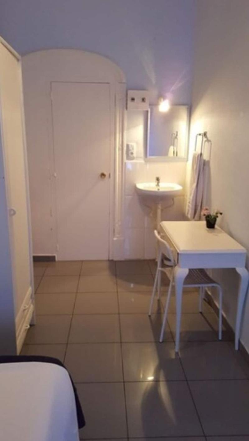 Hostal Parisien image