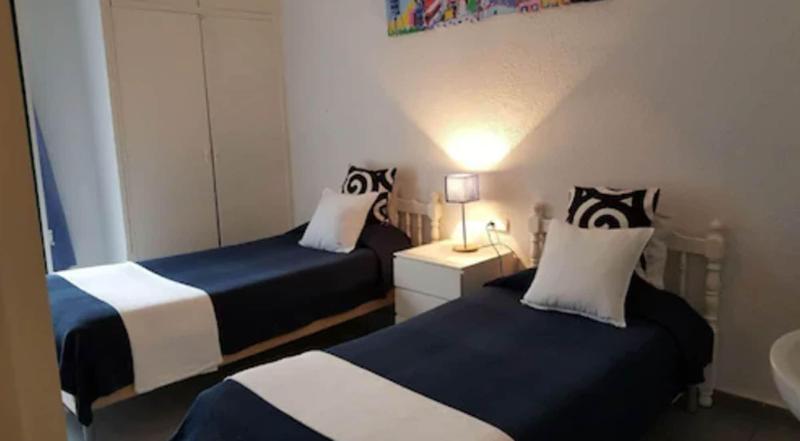 Hostal Parisien image