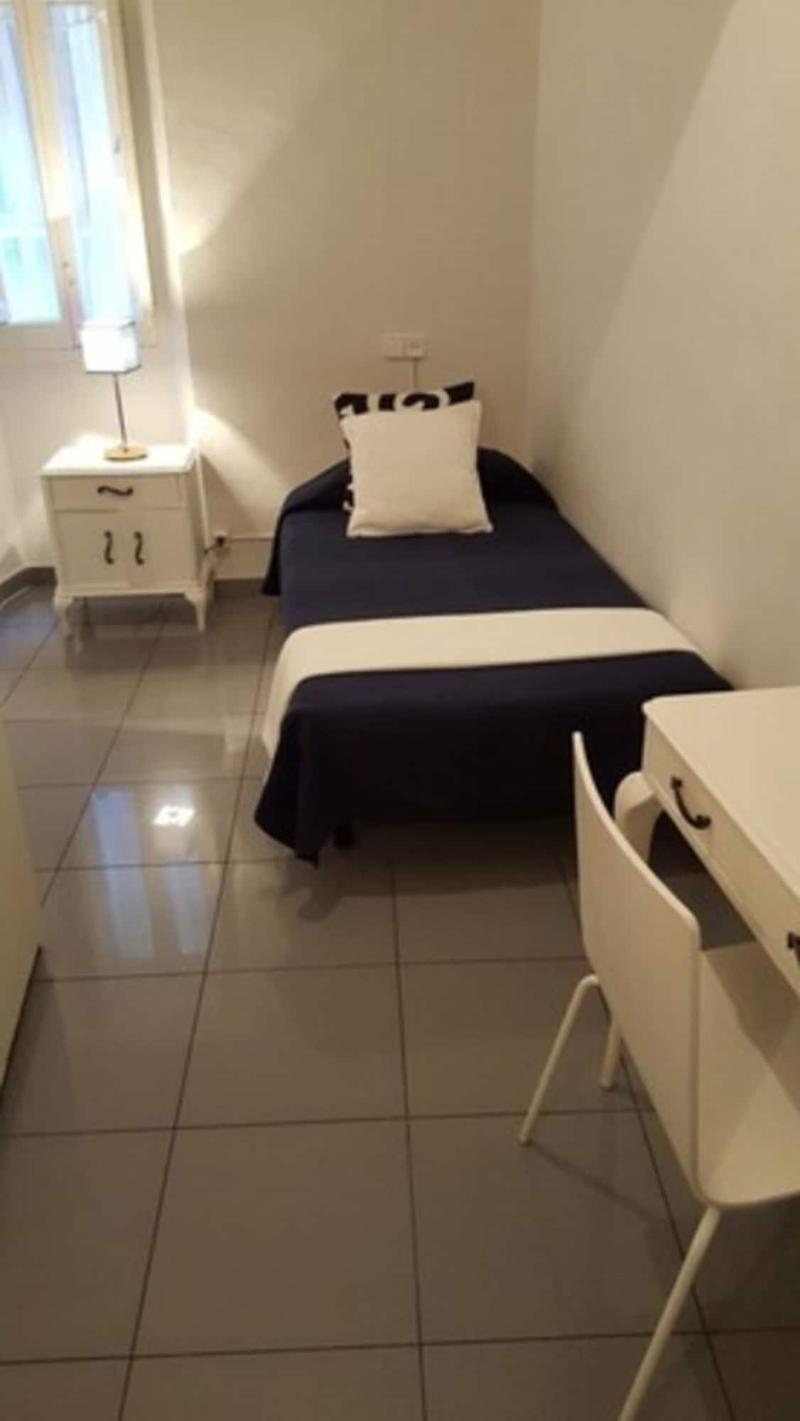 Hostal Parisien image