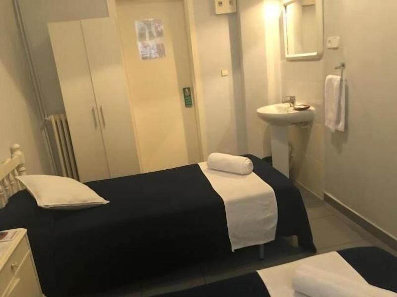 Hostal Parisien image