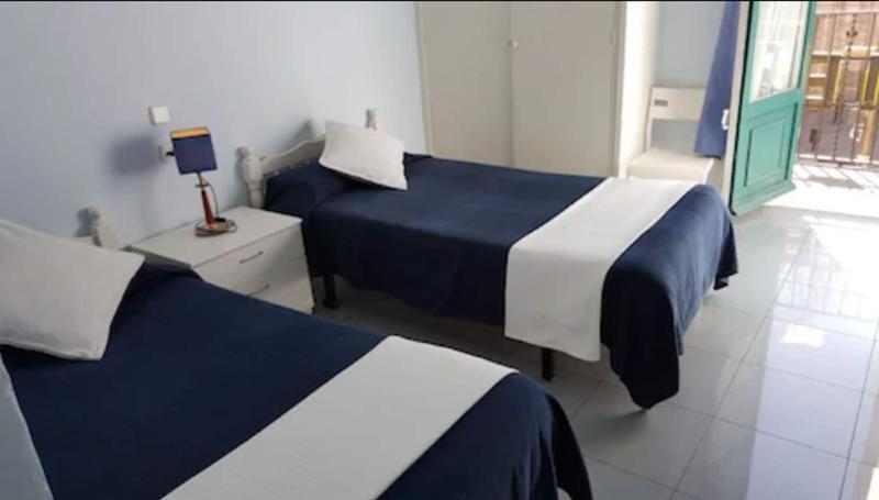 Hostal Parisien image