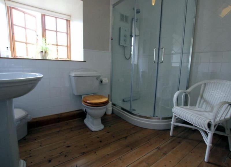 Larkrise Cottage image