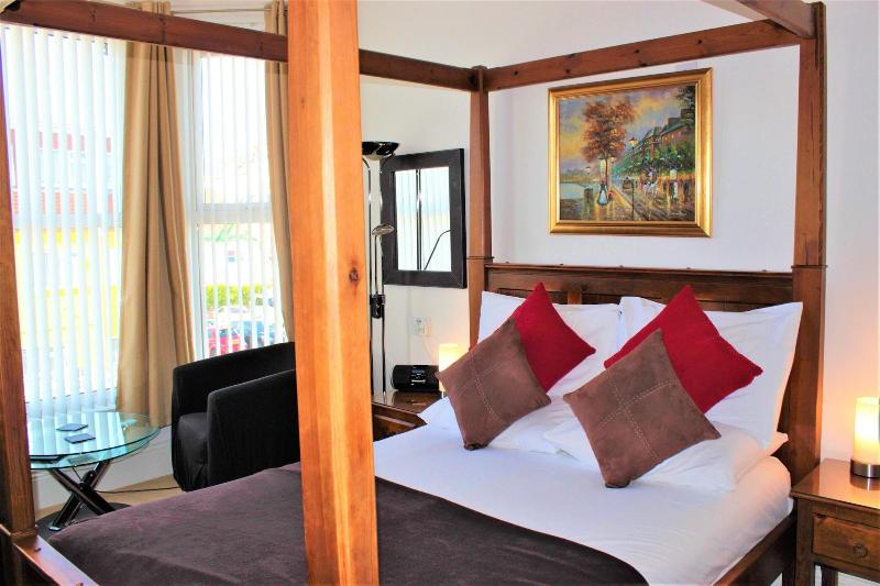 The P M Paignton Residence image