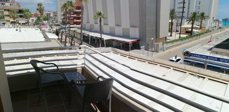 Hostal Saturno image