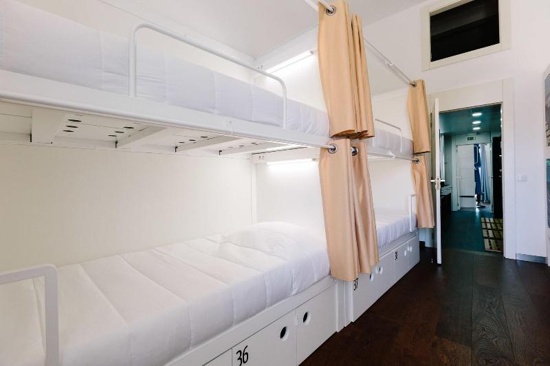 Lisbon South Hostel image