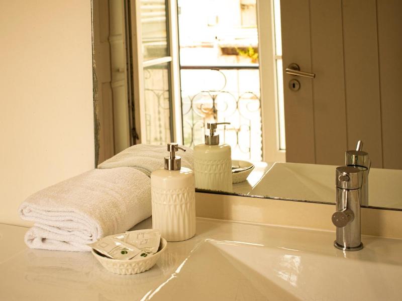 Inn Possible Lisbon Hostel image