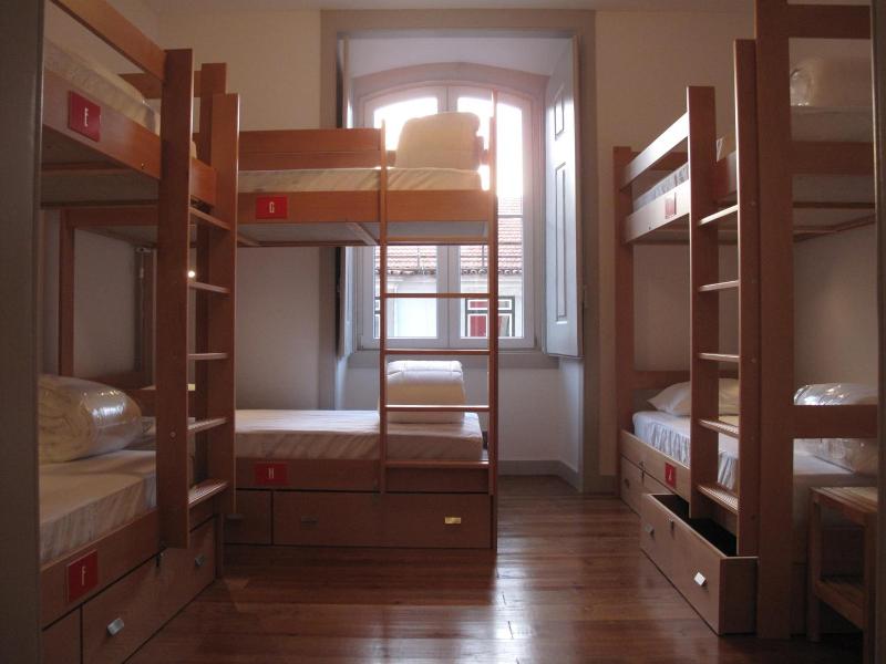 Inn Possible Lisbon Hostel image