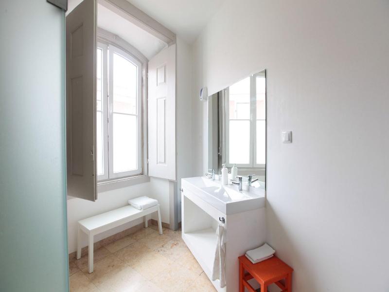 Inn Possible Lisbon Hostel image