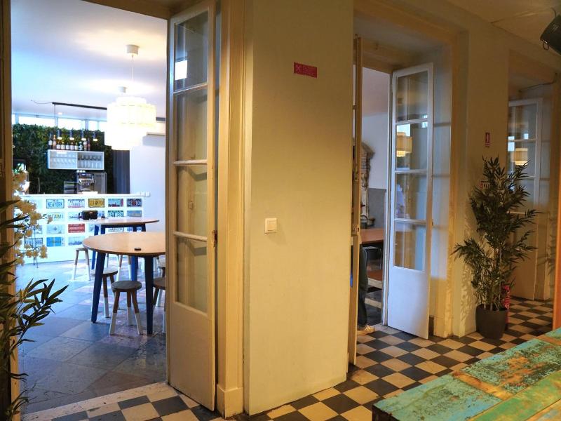 Back To Lisbon Hostel image