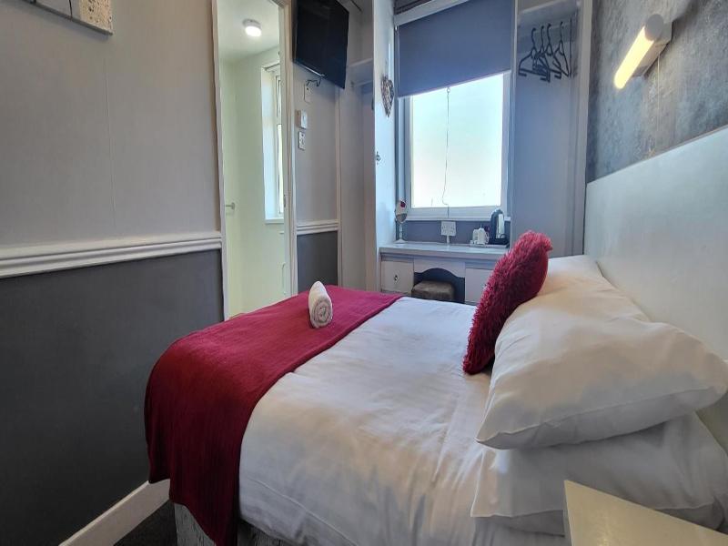 Blenheim Mount Hotel image