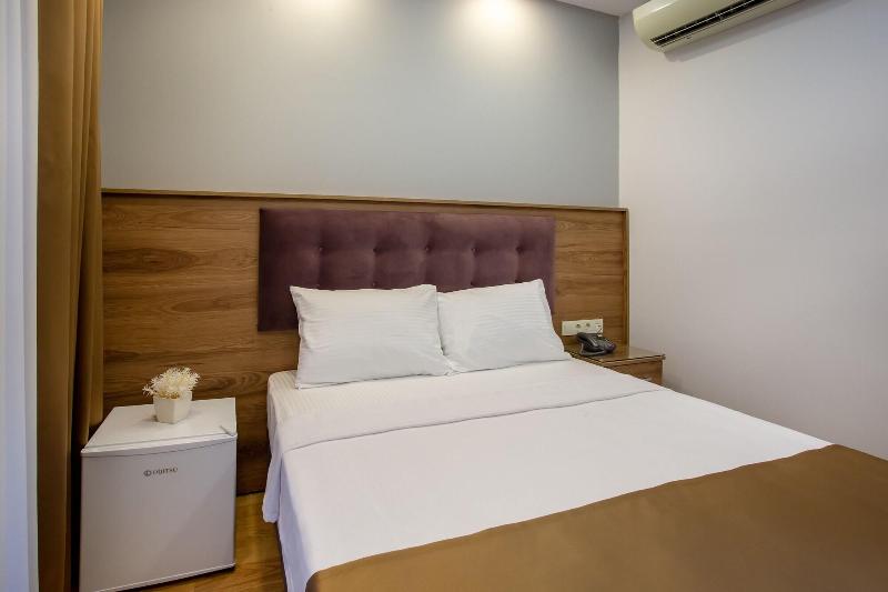 West Palace Hotel image
