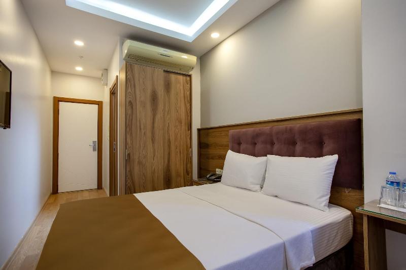 West Palace Hotel image