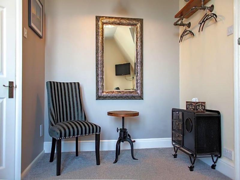 Oaklands Guest House image