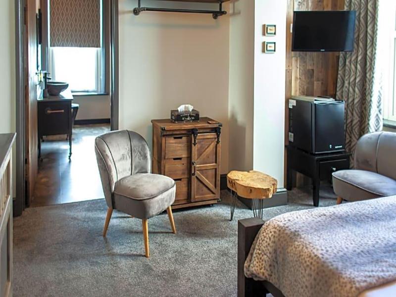 Oaklands Guest House image
