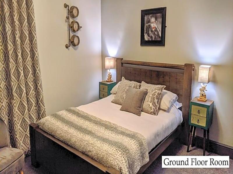 Oaklands Guest House image