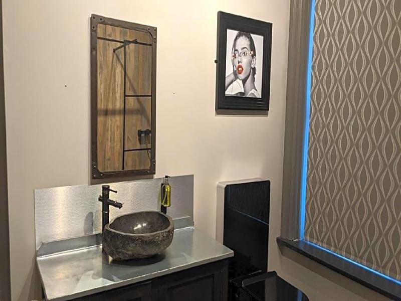 Oaklands Guest House image