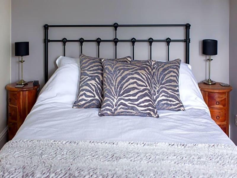 Oaklands Guest House image