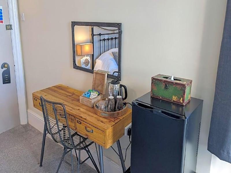 Oaklands Guest House image