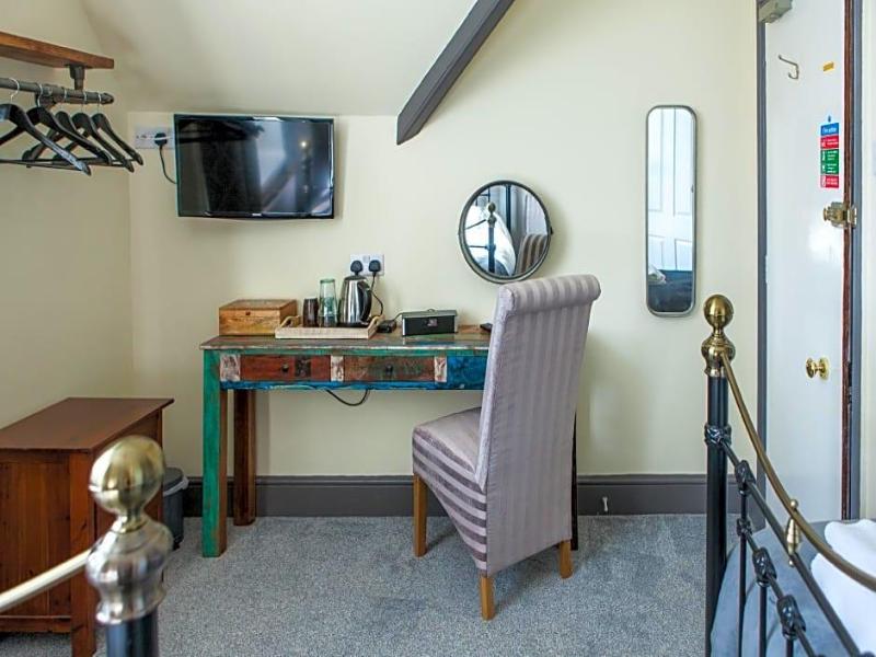 Oaklands Guest House image
