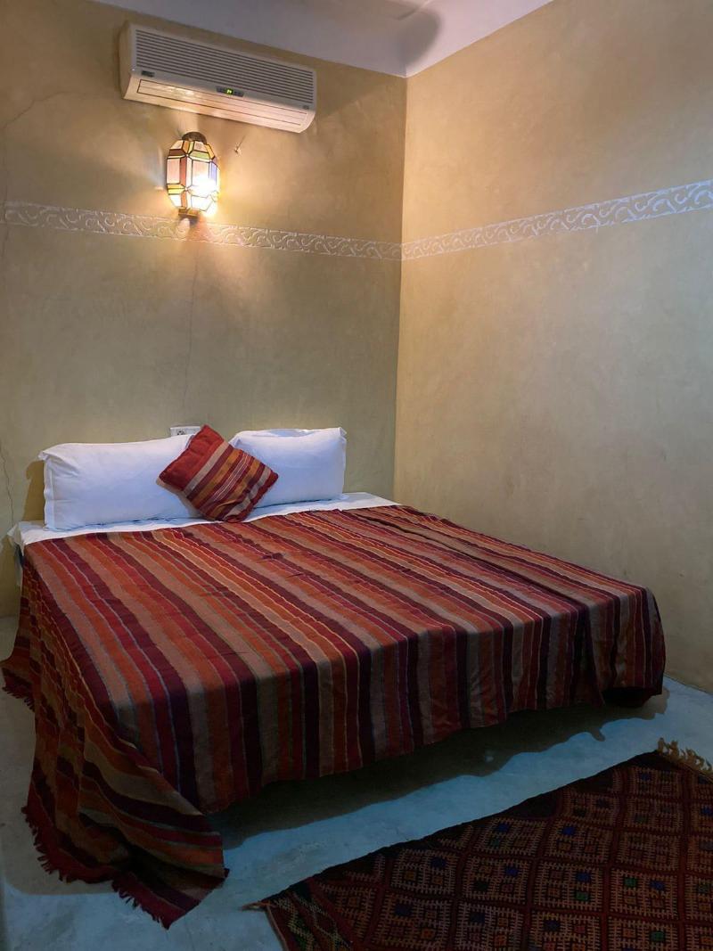 Riad Loubna image