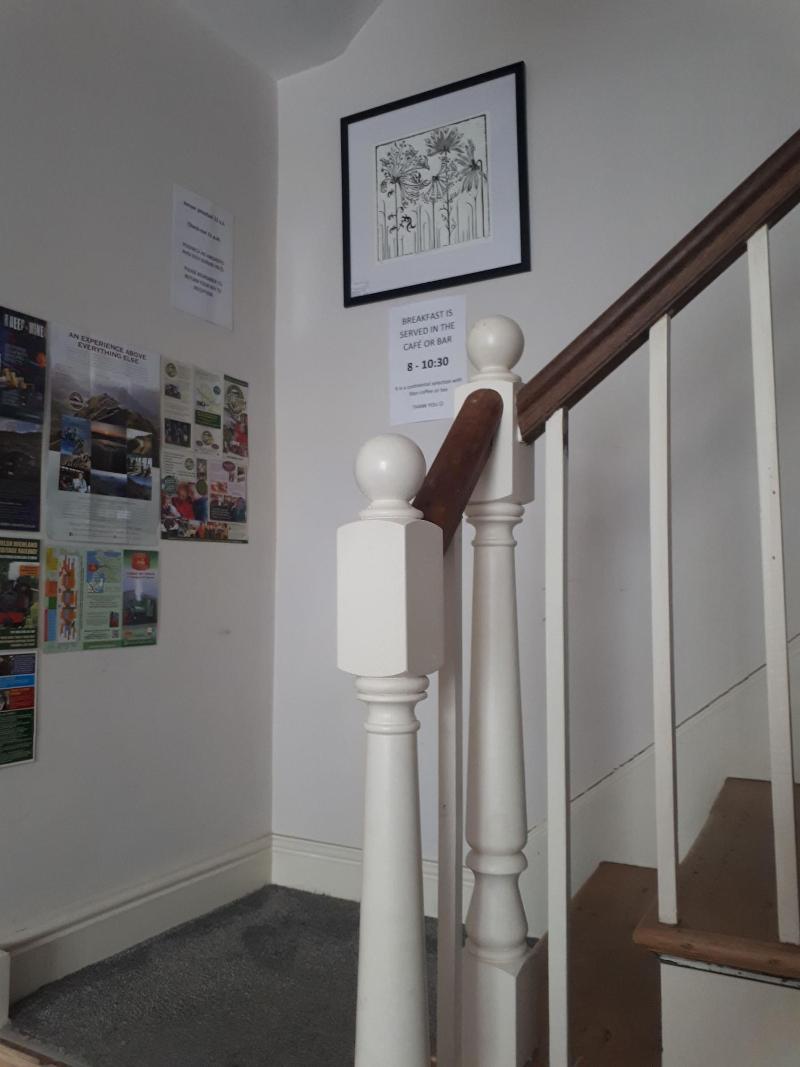 Ty Glyndwr Bunkhouse Bar And Cafe image