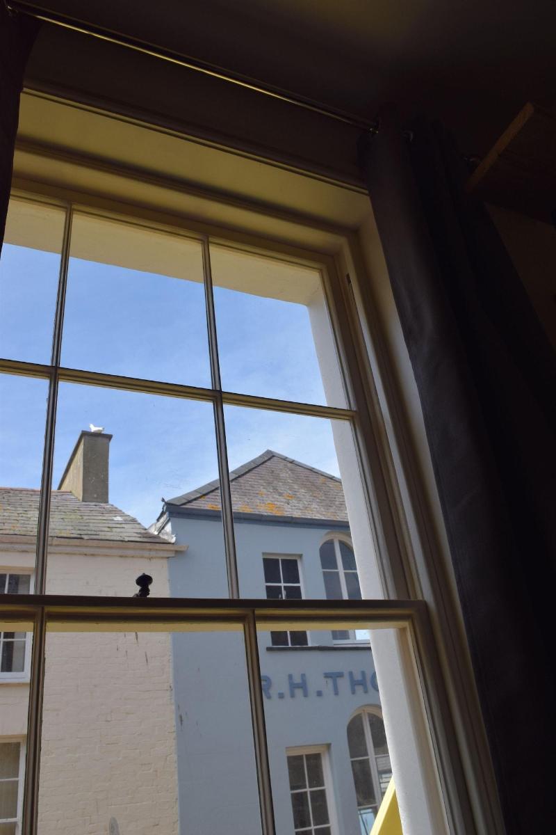 Ty Glyndwr Bunkhouse Bar And Cafe image
