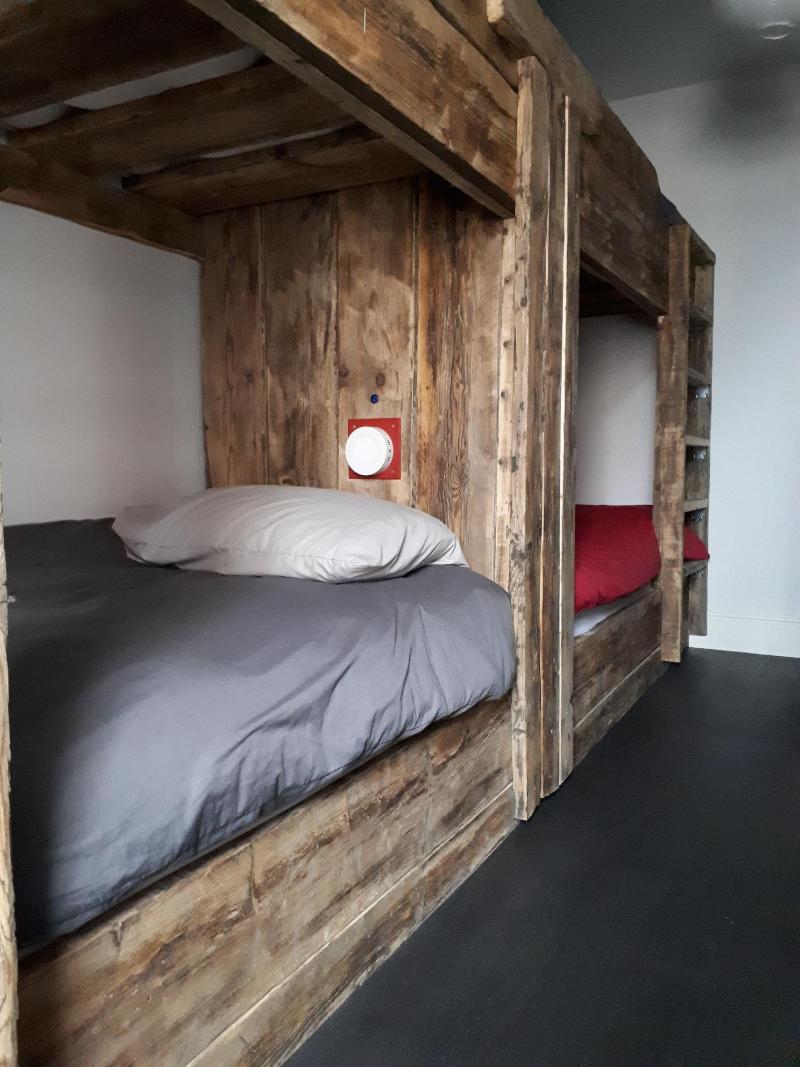 Ty Glyndwr Bunkhouse Bar And Cafe image