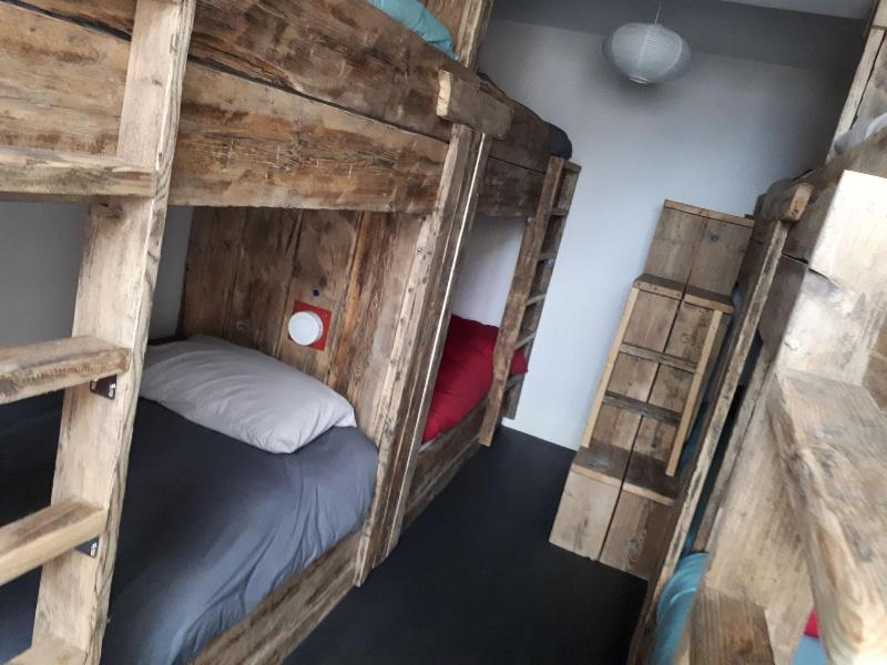 Ty Glyndwr Bunkhouse Bar And Cafe image