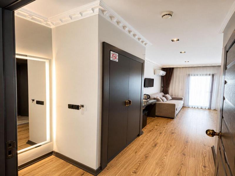 The Peraport Hotel image