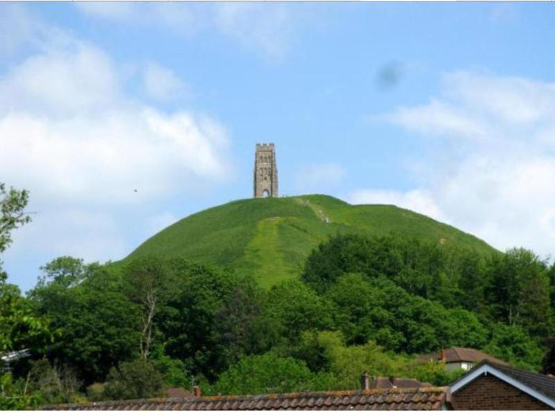 Camelot Retreat image
