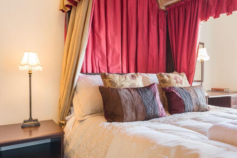 Blenheim Lodge image