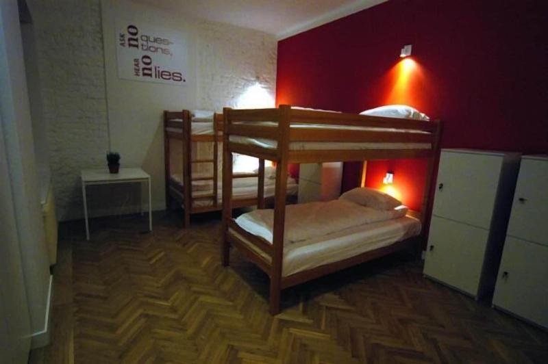 Hostel Chmielna 5 Rooms Apartments image
