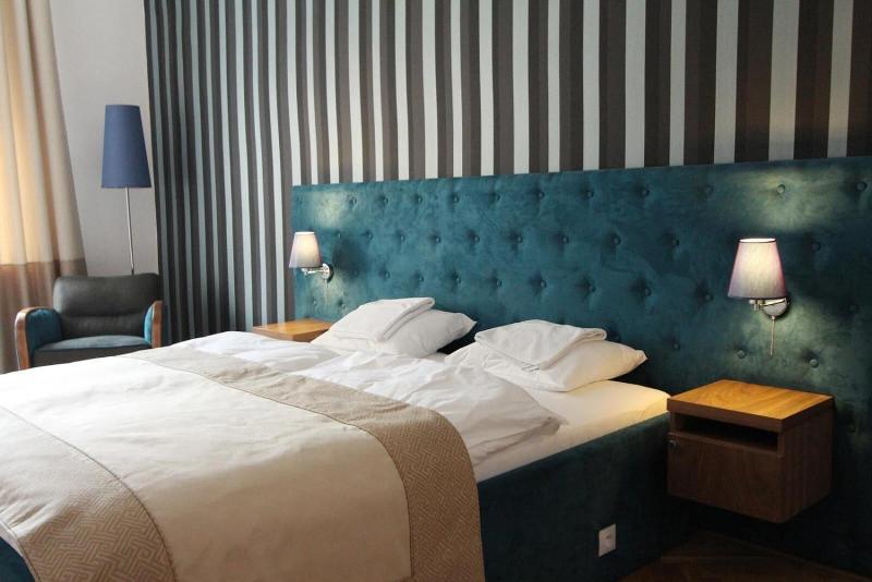 Hostel Chmielna 5 Rooms Apartments image