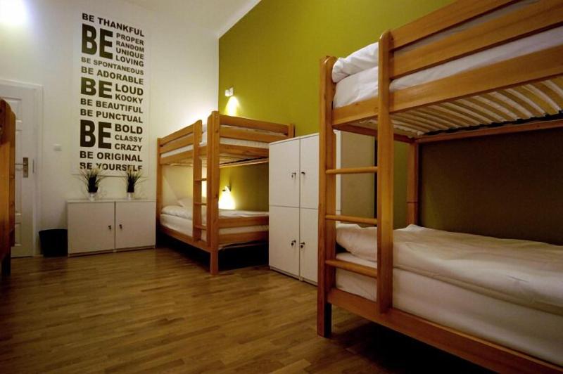 Hostel Chmielna 5 Rooms Apartments image