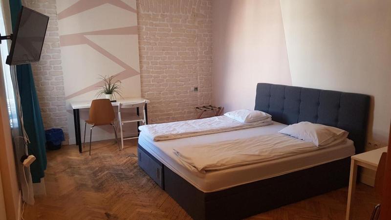 Hostel Chmielna 5 Rooms Apartments image