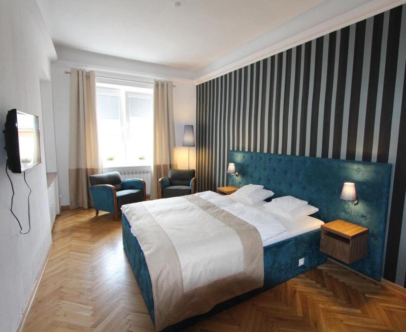 Hostel Chmielna 5 Rooms Apartments image