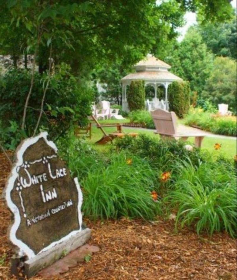 White Lace Inn image